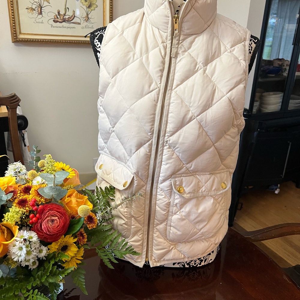 Cream J Crew Quilted Vest with Pockets